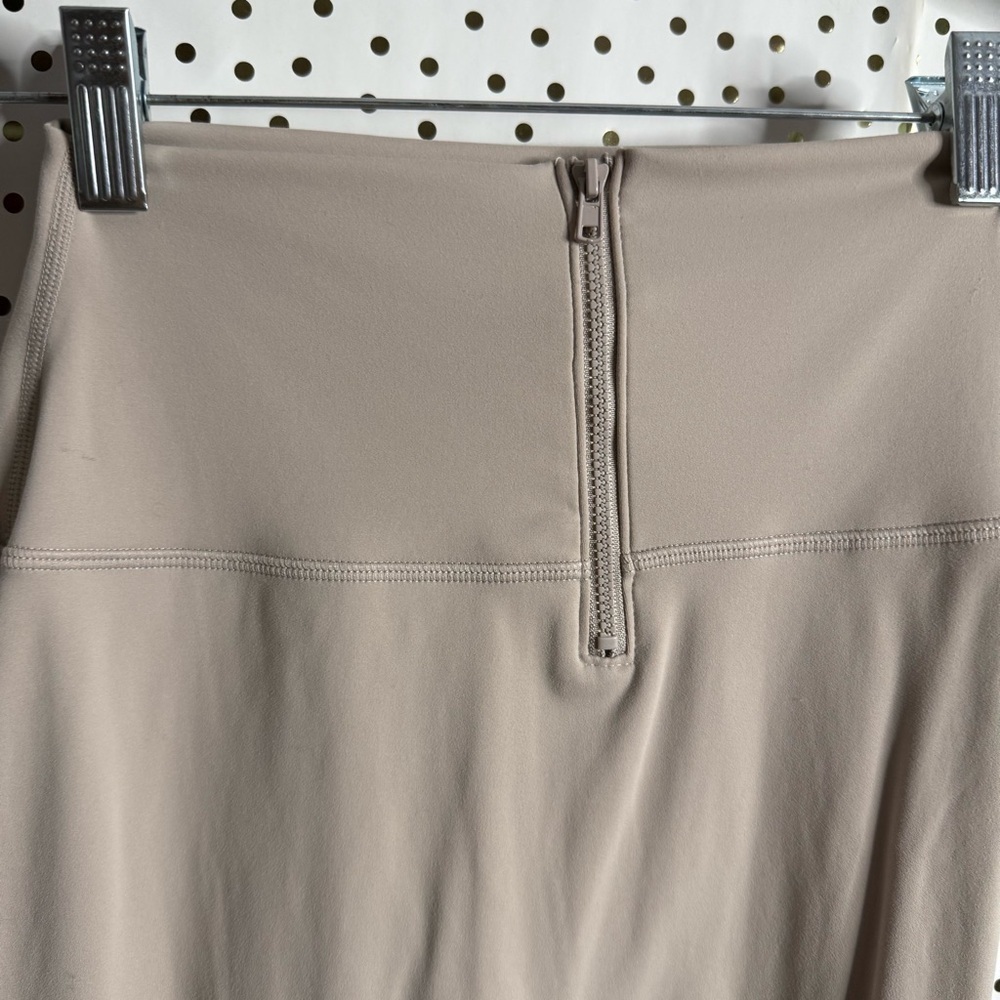 SET Active Sportbody Leggings in Taupe - Picture 3 of 9